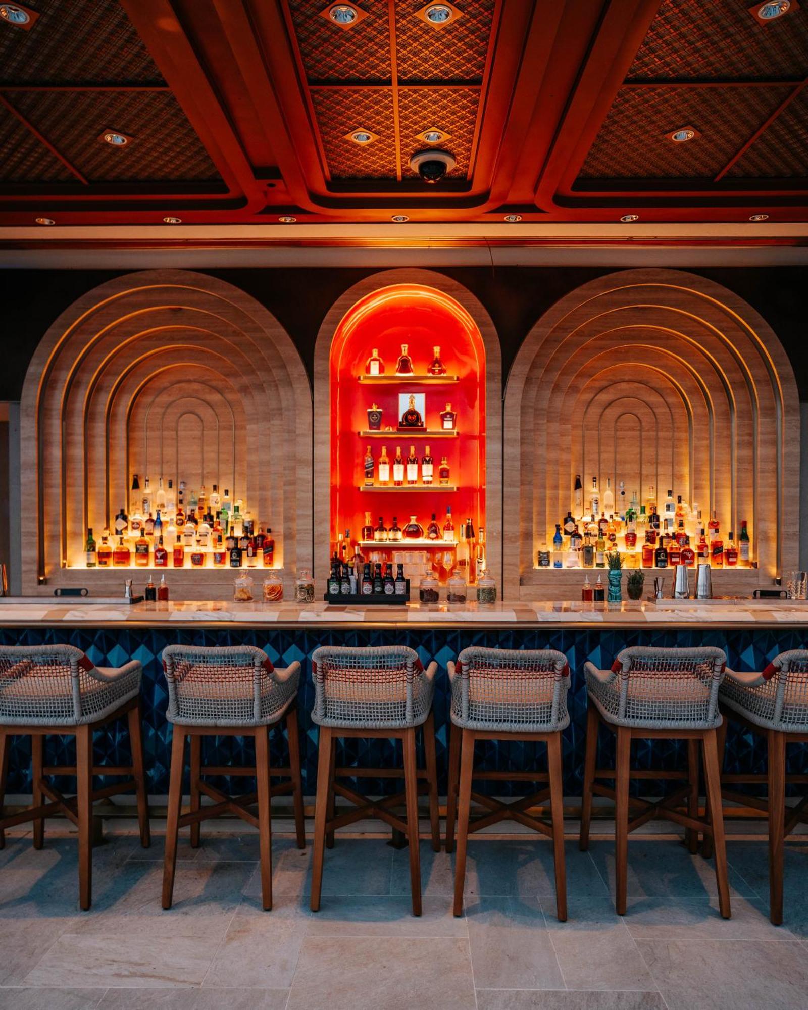 City Of Dreams Mediterranean - Integrated Resort, Casino & Entertainment Lemesos Exteriér fotografie The bar at the 1919