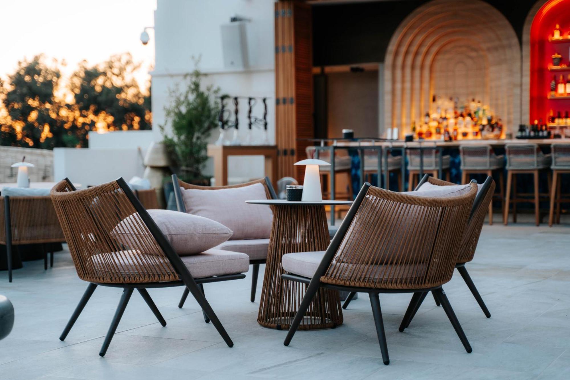 City Of Dreams Mediterranean - Integrated Resort, Casino & Entertainment Lemesos Exteriér fotografie The rooftop bar at the hotel