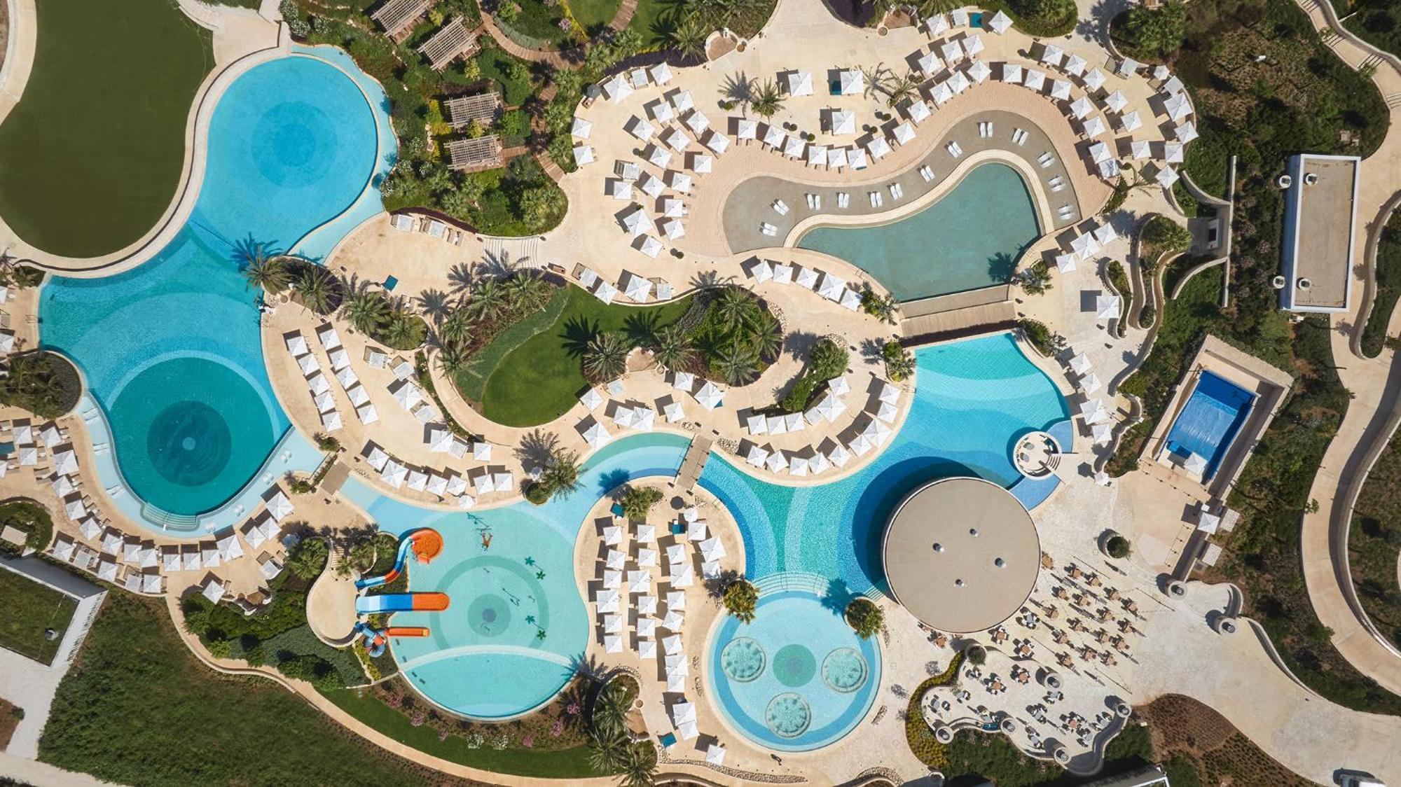 City Of Dreams Mediterranean - Integrated Resort, Casino & Entertainment Lemesos Exteriér fotografie Aerial view of the resort