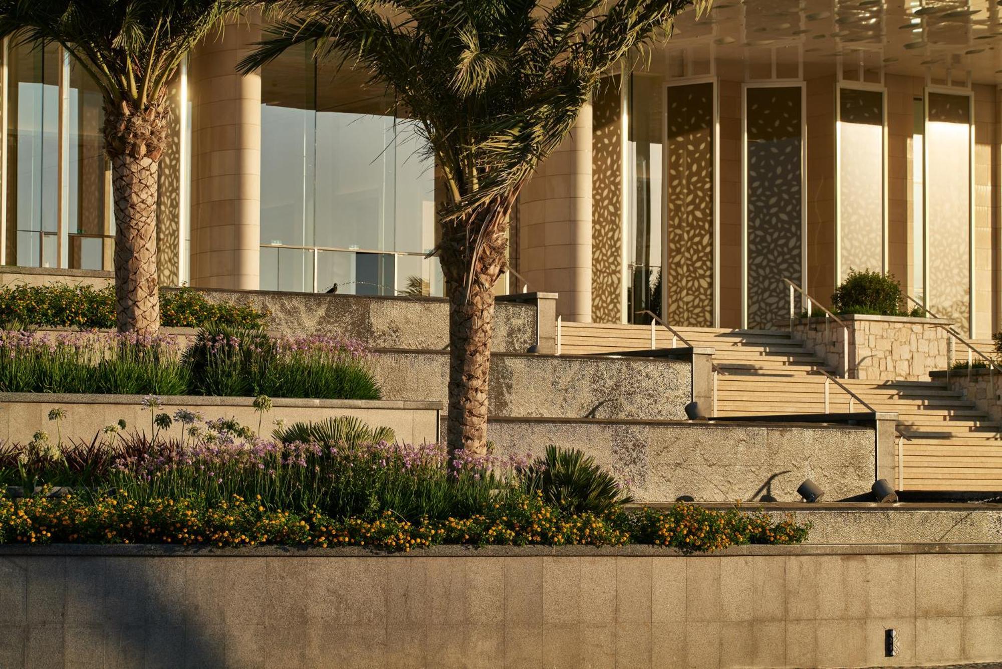 City Of Dreams Mediterranean - Integrated Resort, Casino & Entertainment Lemesos Exteriér fotografie The Four Seasons Hotel, Bahrain