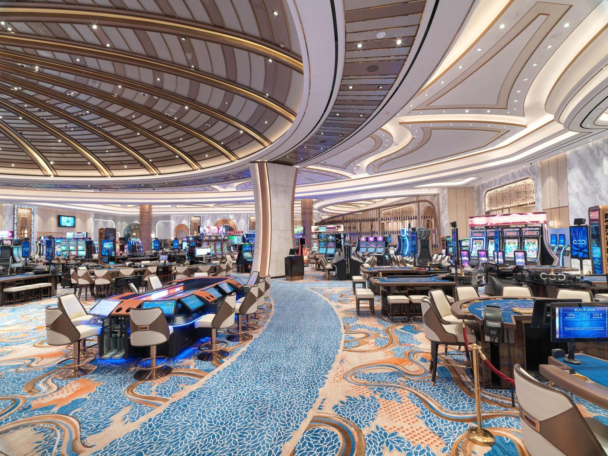 City Of Dreams Mediterranean - Integrated Resort, Casino & Entertainment Lemesos Exteriér fotografie The casino floor at Wynn Las Vegas